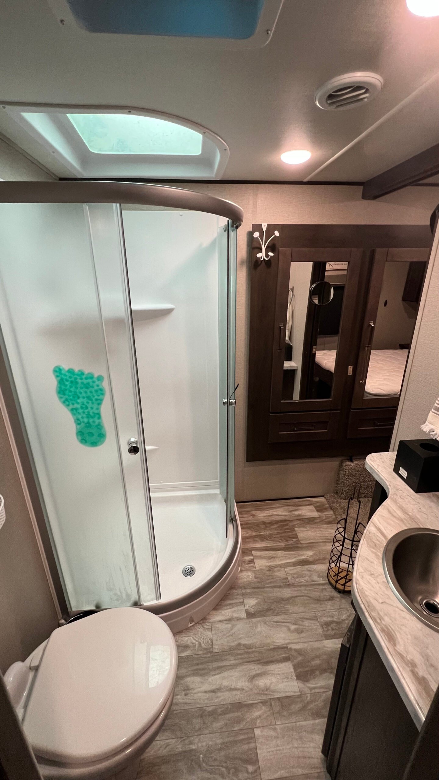 rv-full-bath