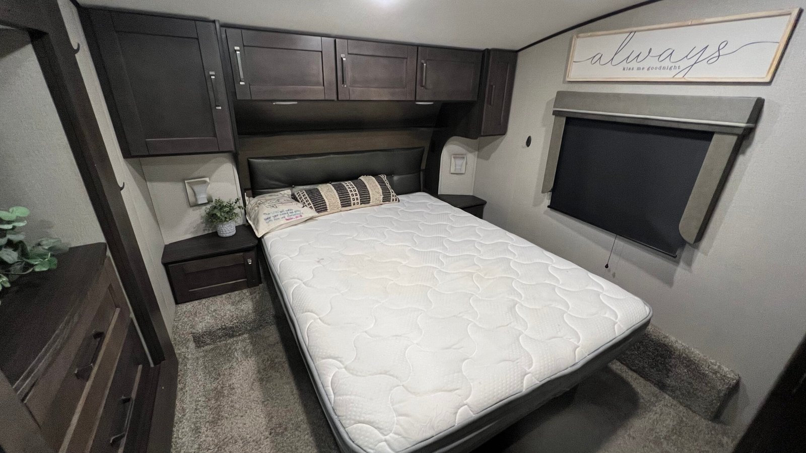 rv-master-bed