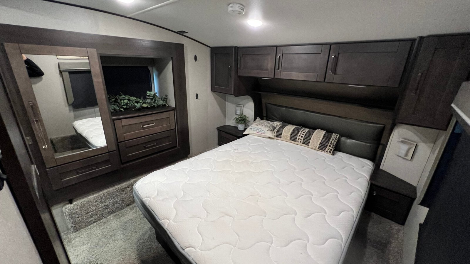 rv-master-closet